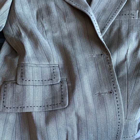 Veston - Picture 3 of 5